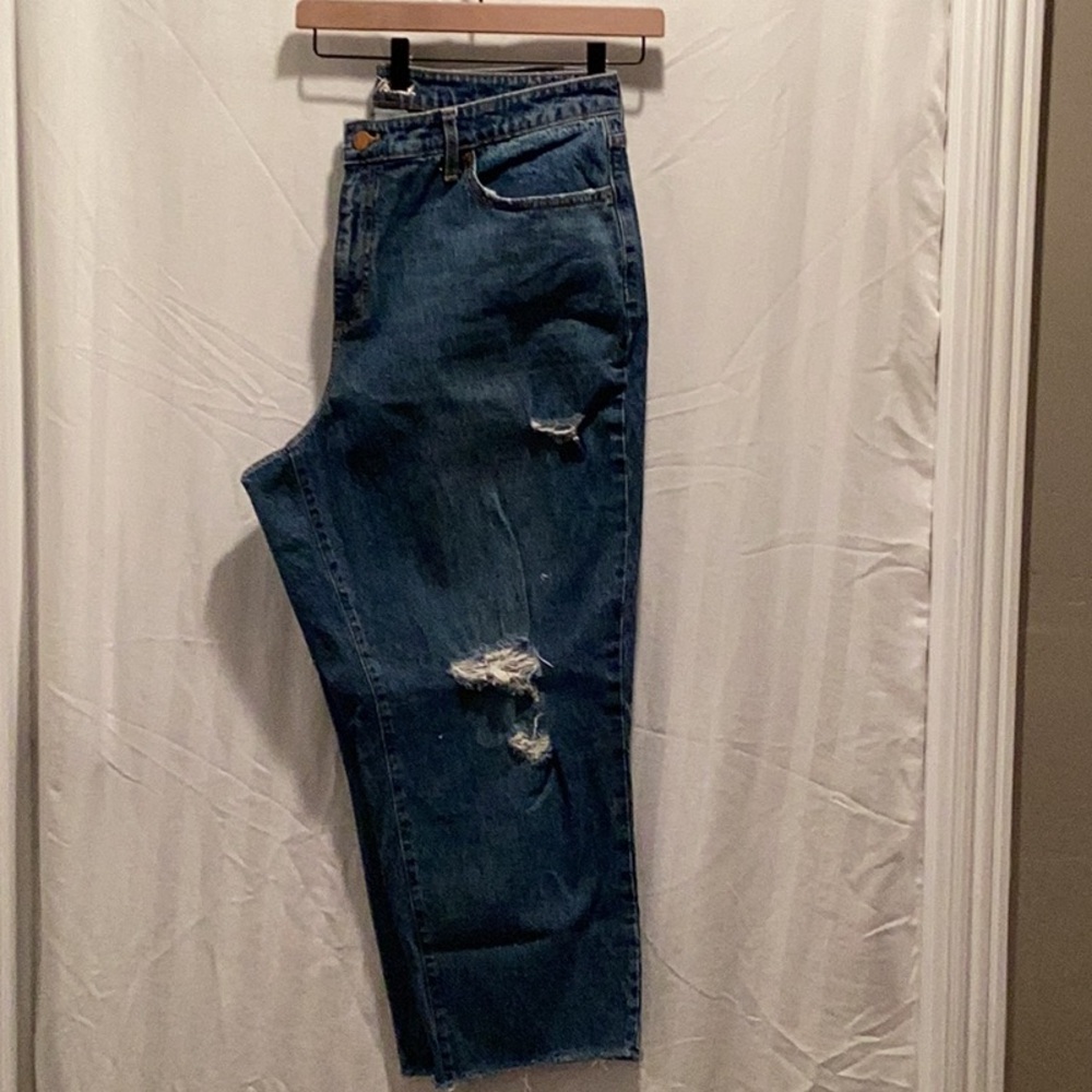 Universal Threads, Distressed Jeans - image 3